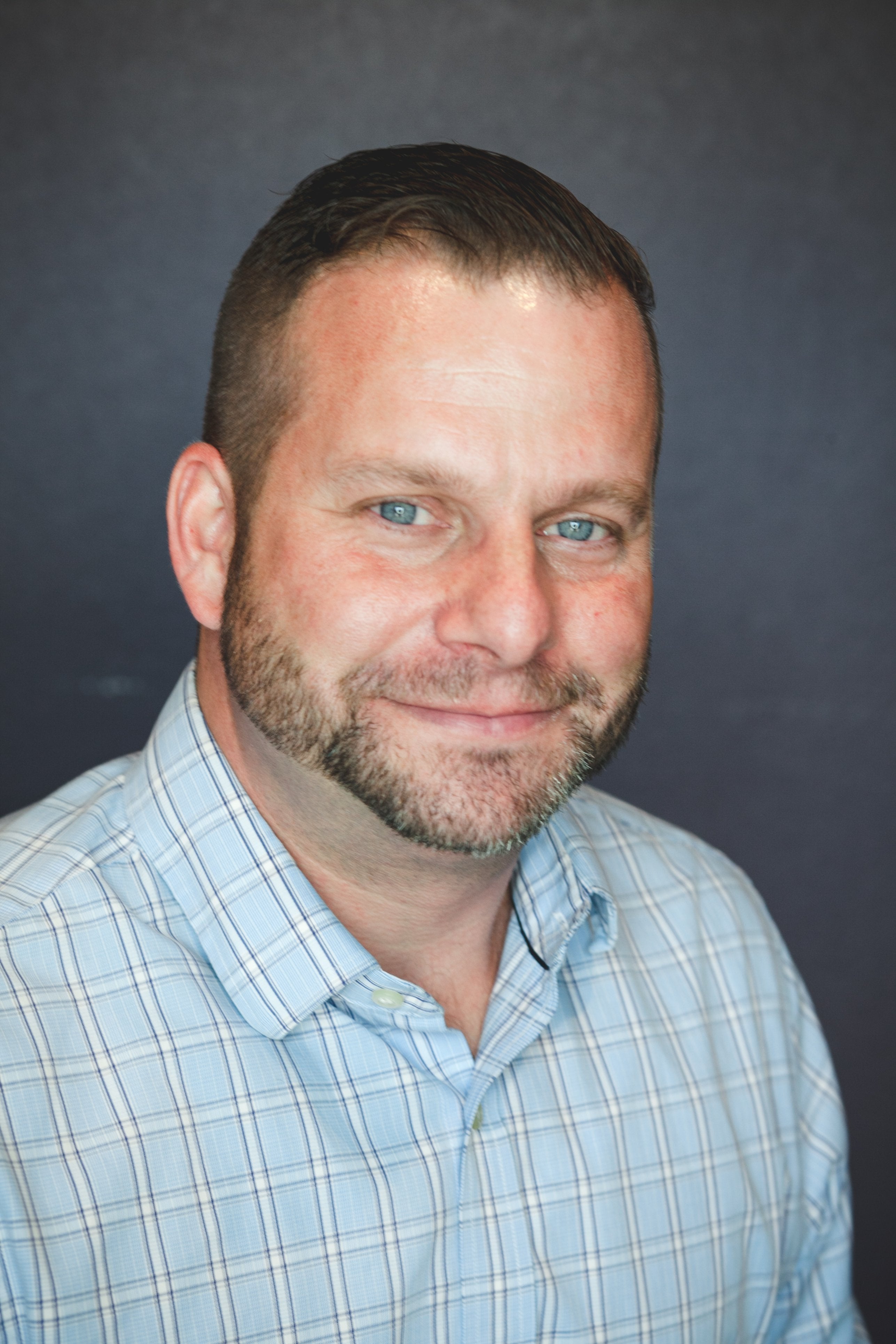 Dr. Robert Steves, MD 